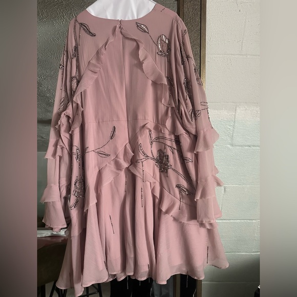 Elegant Pink Ruffled Dress - Picture 2 of 3